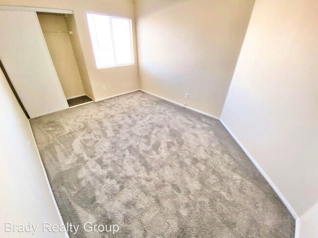 Foto del edificio - 5 br, 3 bath House - 7309 Mercado Court