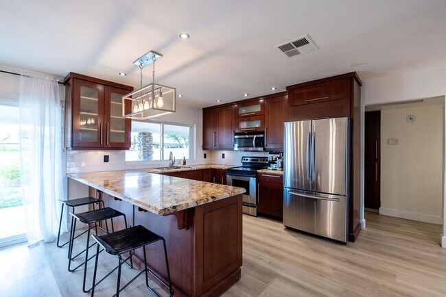 Building Photo - Charming 3BR House in Phoenix