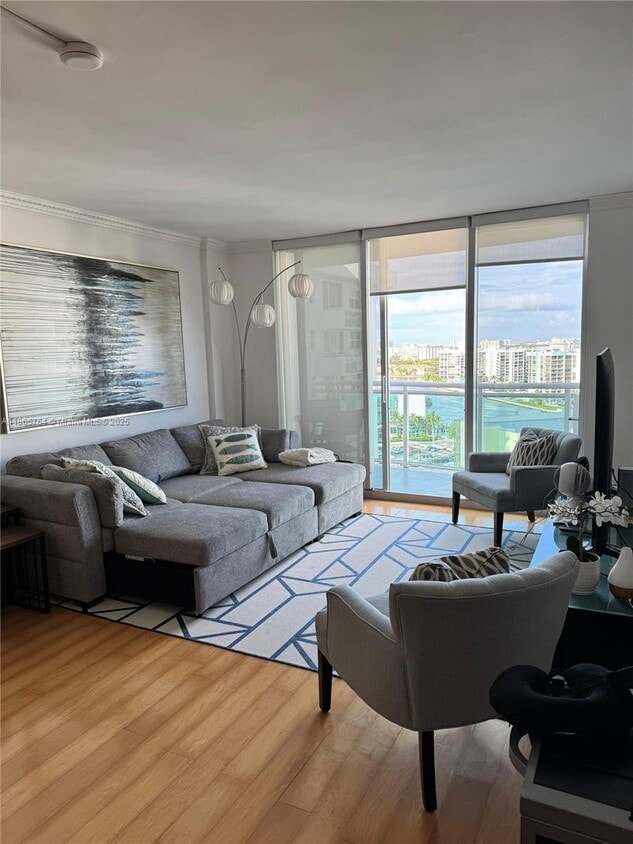 Primary Photo - 3001 S Ocean Dr