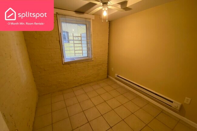 Foto del edificio - Private room in 4 bedroom Washington Apart...