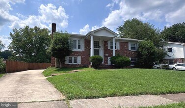 4214 Evergreen Dr