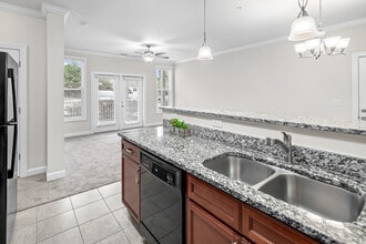 Building Photo - Brittany Place Hendersonville