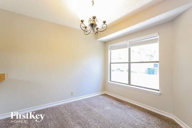 Building Photo - 9826 Dugas Dr