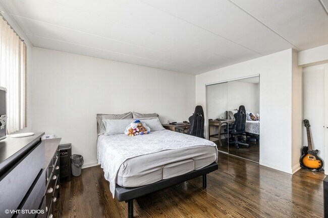 Foto del edificio - 6137 W 64th Pl