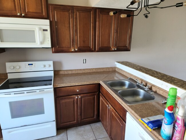 Foto del edificio - 762 Aquatic Dr