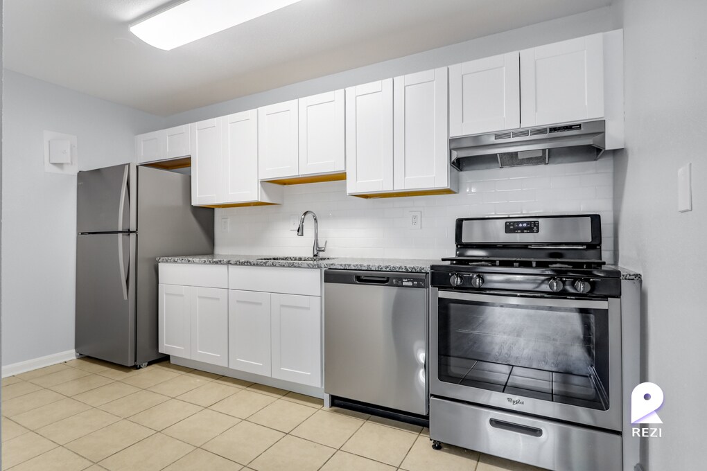 6557 HilMar Dr Unit 102, District Heights, MD 20747 Room for Rent in