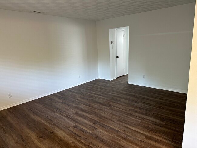 Foto del edificio - 6205 Oram St