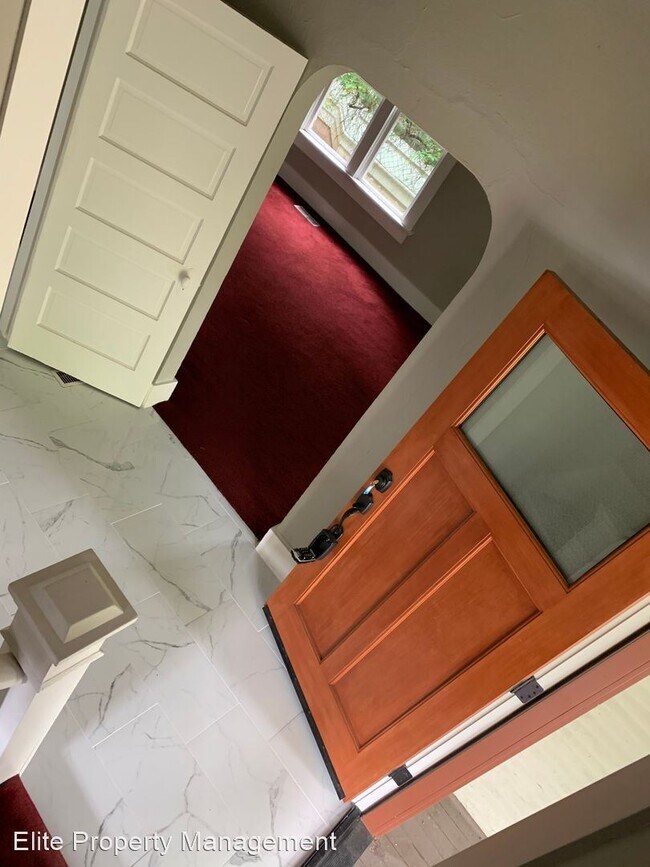 Foto del edificio - 4 br, 2 bath House - 327 NW 13th St