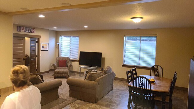 Building Photo - 1608 W Boulder Creek Ln