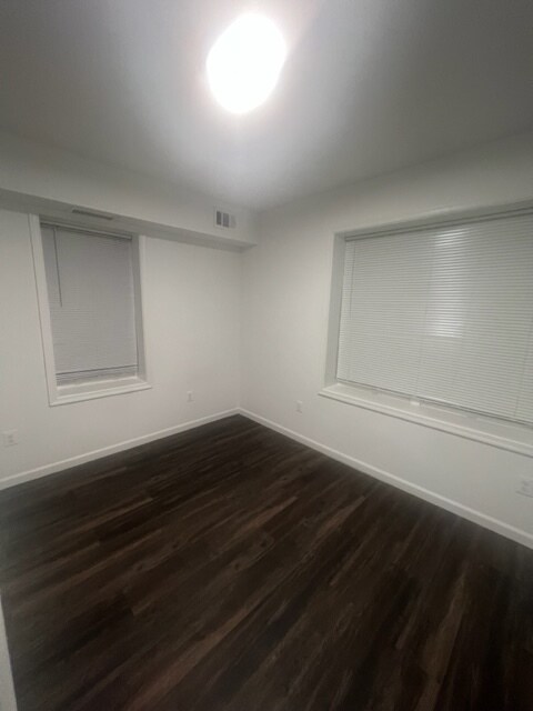Foto del edificio - 219 Valley Ave SE