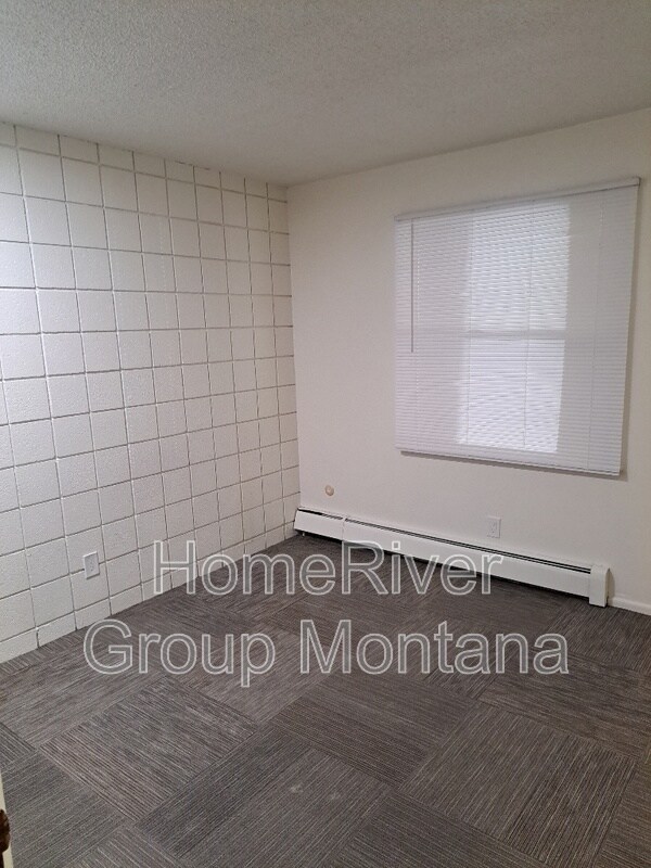 Foto del edificio - 707 SW Higgins Ave