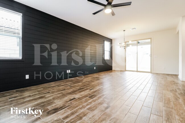 Building Photo - 17538 W Villa Hermosa Ln