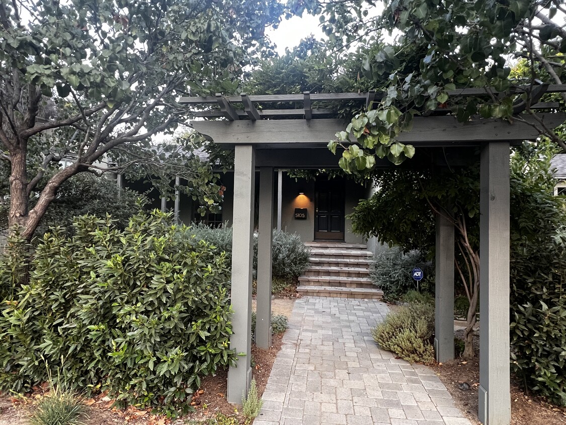Front of house - 5105 Morella Ave