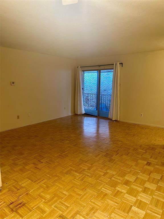 Foto del edificio - 7600 Burgoyne Rd