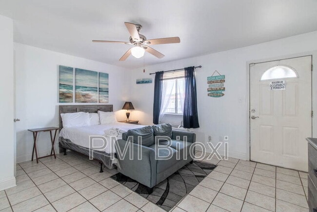 Building Photo - 1664 Beach Blvd