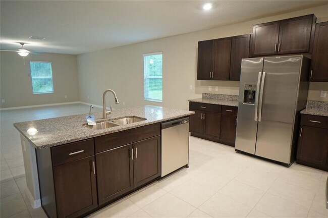 Building Photo - 15514 Miller Creek Dr