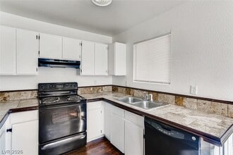 Building Photo - 24 Rose Cir