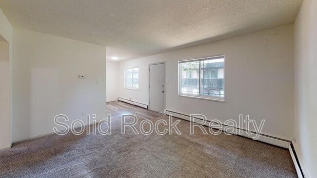 Building Photo - 1411 S Corona Ave