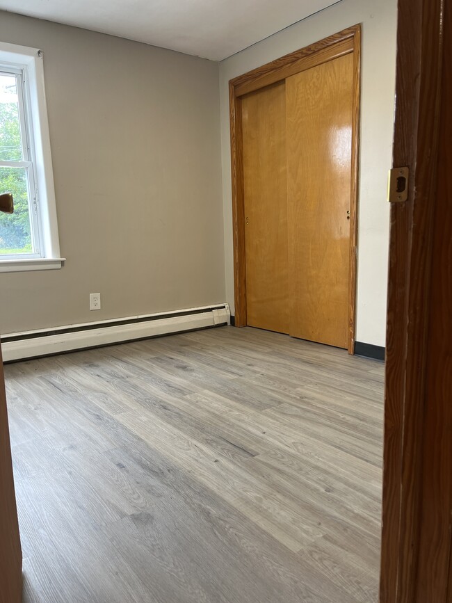 Bedroom 1 - 4347 Union Rd