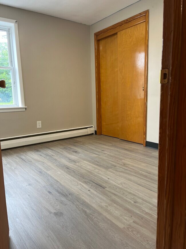 Bedroom 1 - 4347 Union Rd