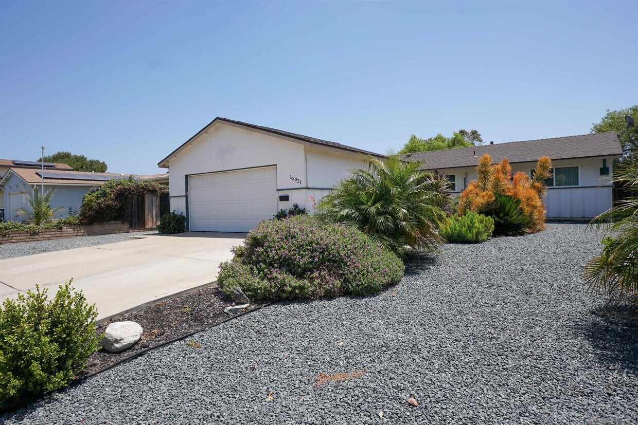 Primary Photo - 10021 Pebble Beach Dr