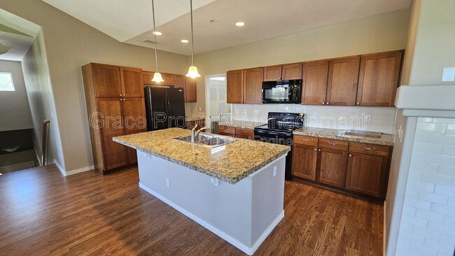 Building Photo - 11992 W Long Cir