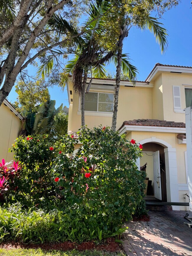 Foto del edificio - 11458 NW 33rd St
