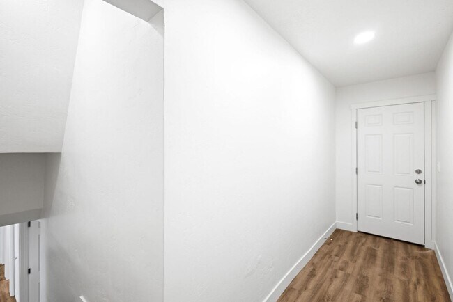 Building Photo - 781 S 1800 W