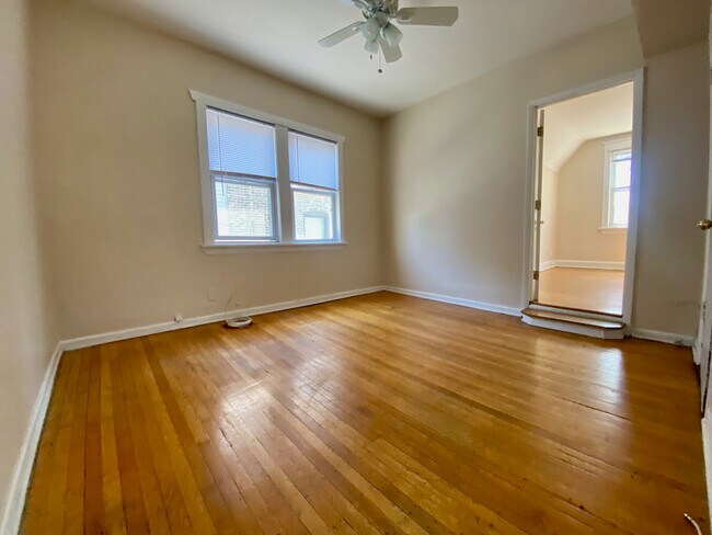 Building Photo - 2414 W Cullom Ave