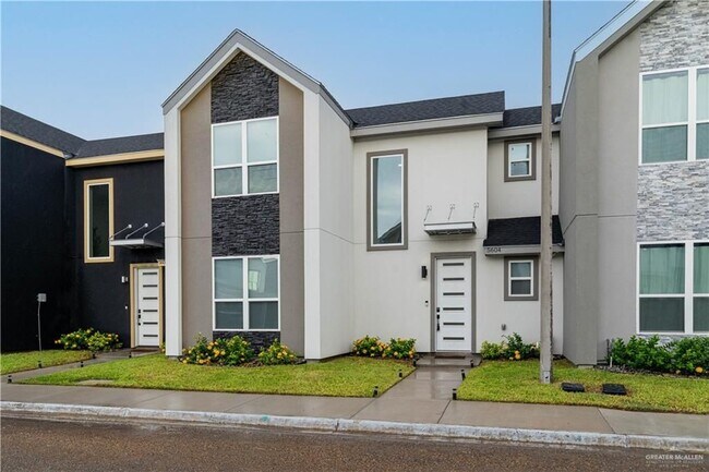 Foto del edificio - 5604 N Crown Point