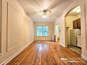 Building Photo - 2827 N Burling St