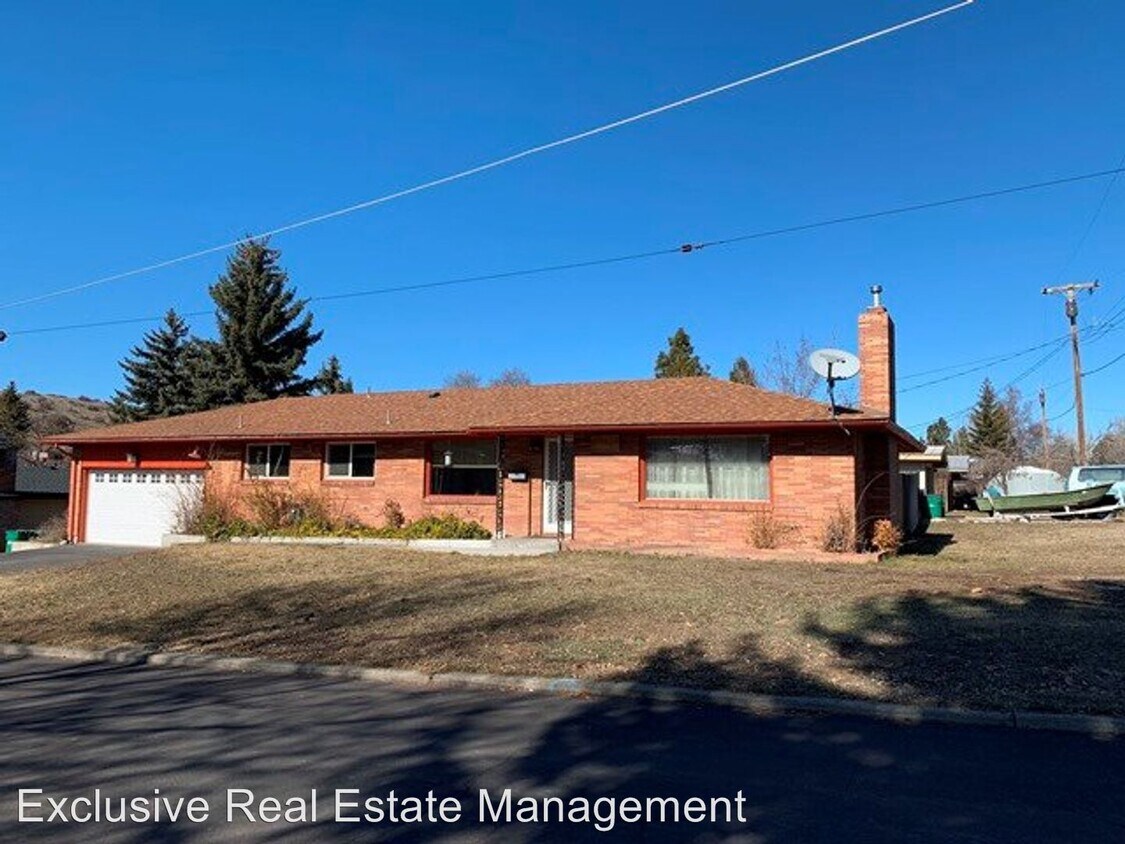 3 br, 2 bath House 343 Donald Street House for Rent in Klamath