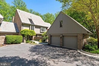 Building Photo - 704 Belgrove Rd