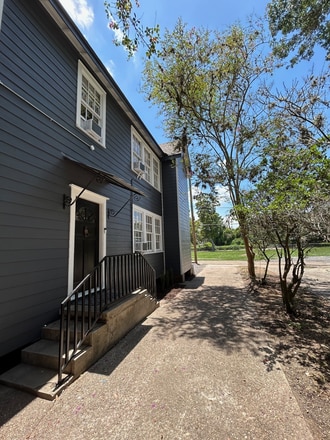 Foto del edificio - 3265 Ivanhoe St