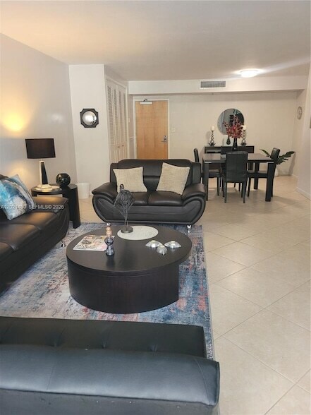 Foto del edificio - 9195 Collins Ave