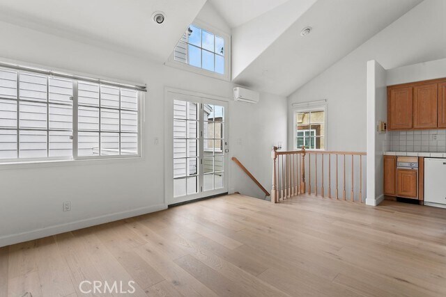 Foto del edificio - 426 Goldenrod Ave