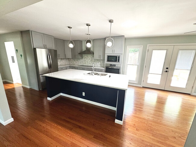 Building Photo - 118 Green Meadows Dr