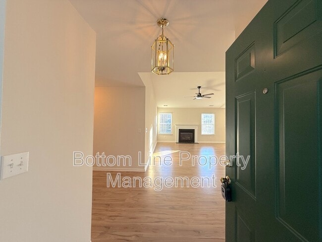 Foto del edificio - 7004 Paddle Wheel Ln