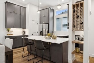 Building Photo - 2121 A Hoskins Dr