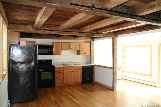 Foto del edificio - 569 Quaker Farms Rd