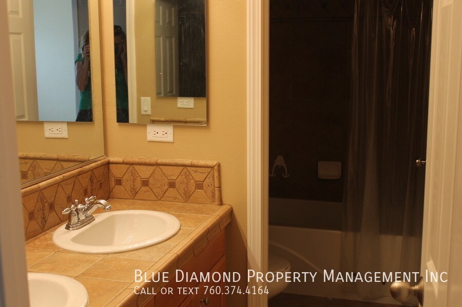 Primary Photo - Spacious 5 BR, 3 BA in San Elijo Hills