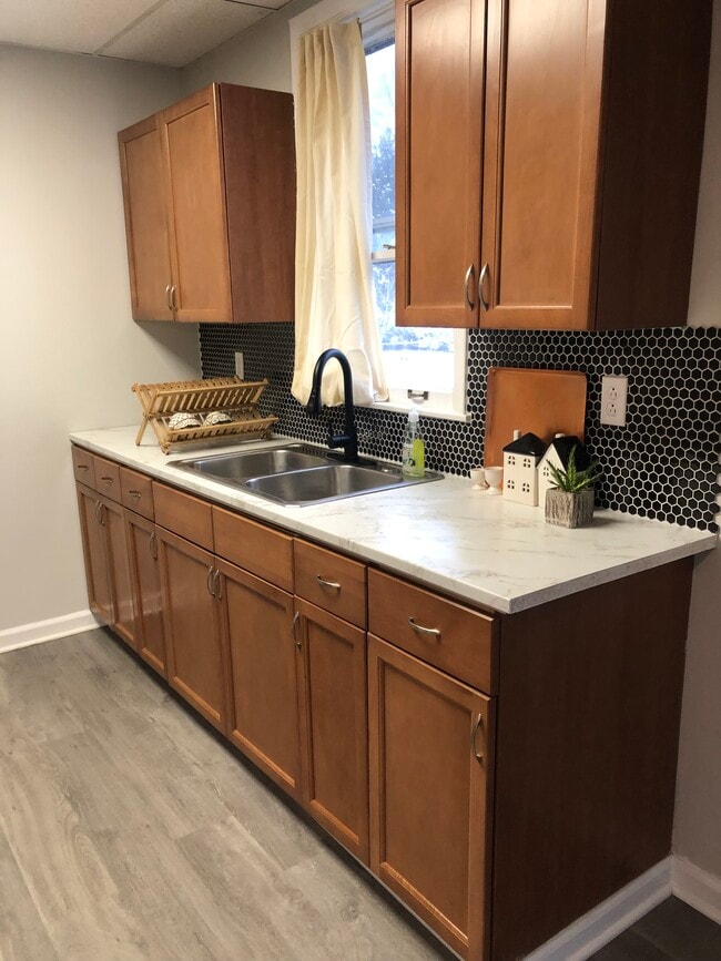 Kitchen - 78 Main St