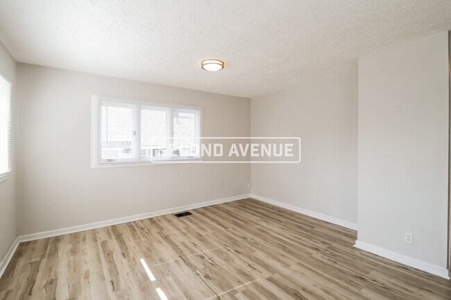 Foto del edificio - 6645 Newbridge DR