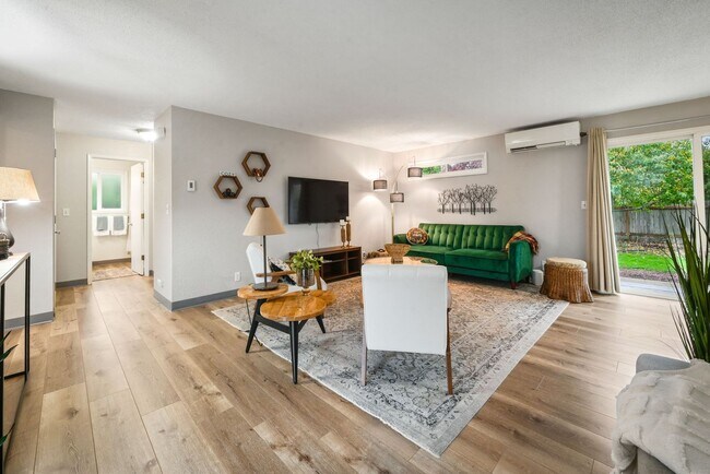 Foto del edificio - Beautifully updated 3 bedroom, 1 bath house in Eugene!