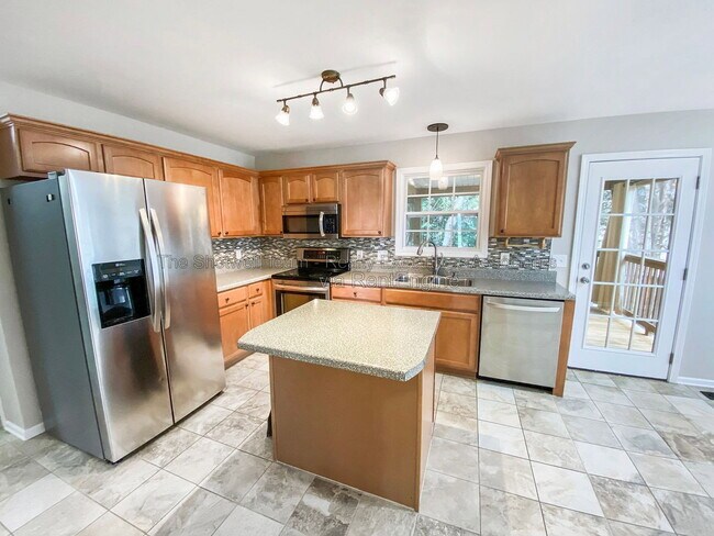 Foto del edificio - 3312 Maple Valley Ln