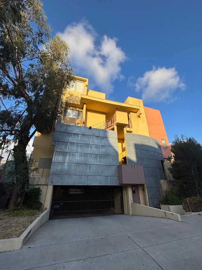 Building Photo - 434 S Westmoreland Ave