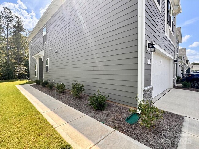Foto del edificio - 2743 Yeager Dr NW