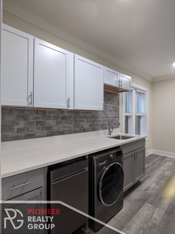 Foto del edificio - 3821 N Greenview Ave