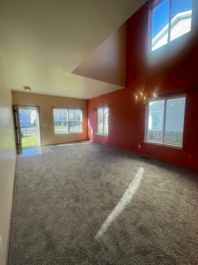 Building Photo - 1718 Raleigh Trail