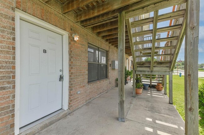 Building Photo - 2546 S Texas Ave